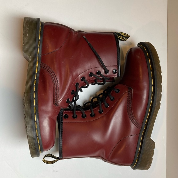 Dr. Martens 1460 SMOOTH LEATHER LACE UP BOOTS in Cherry 🍒 Red - Picture 6 of 13